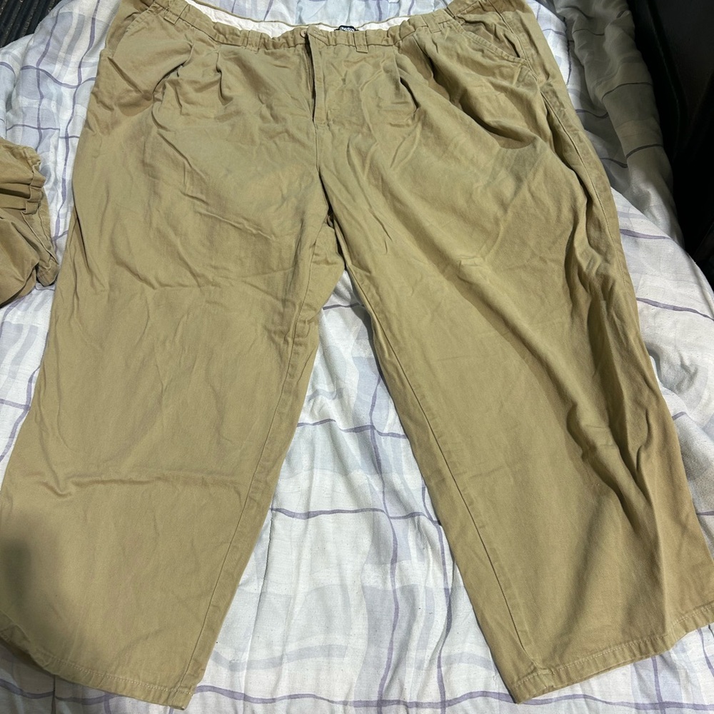 Classic Men's Khaki Chinos